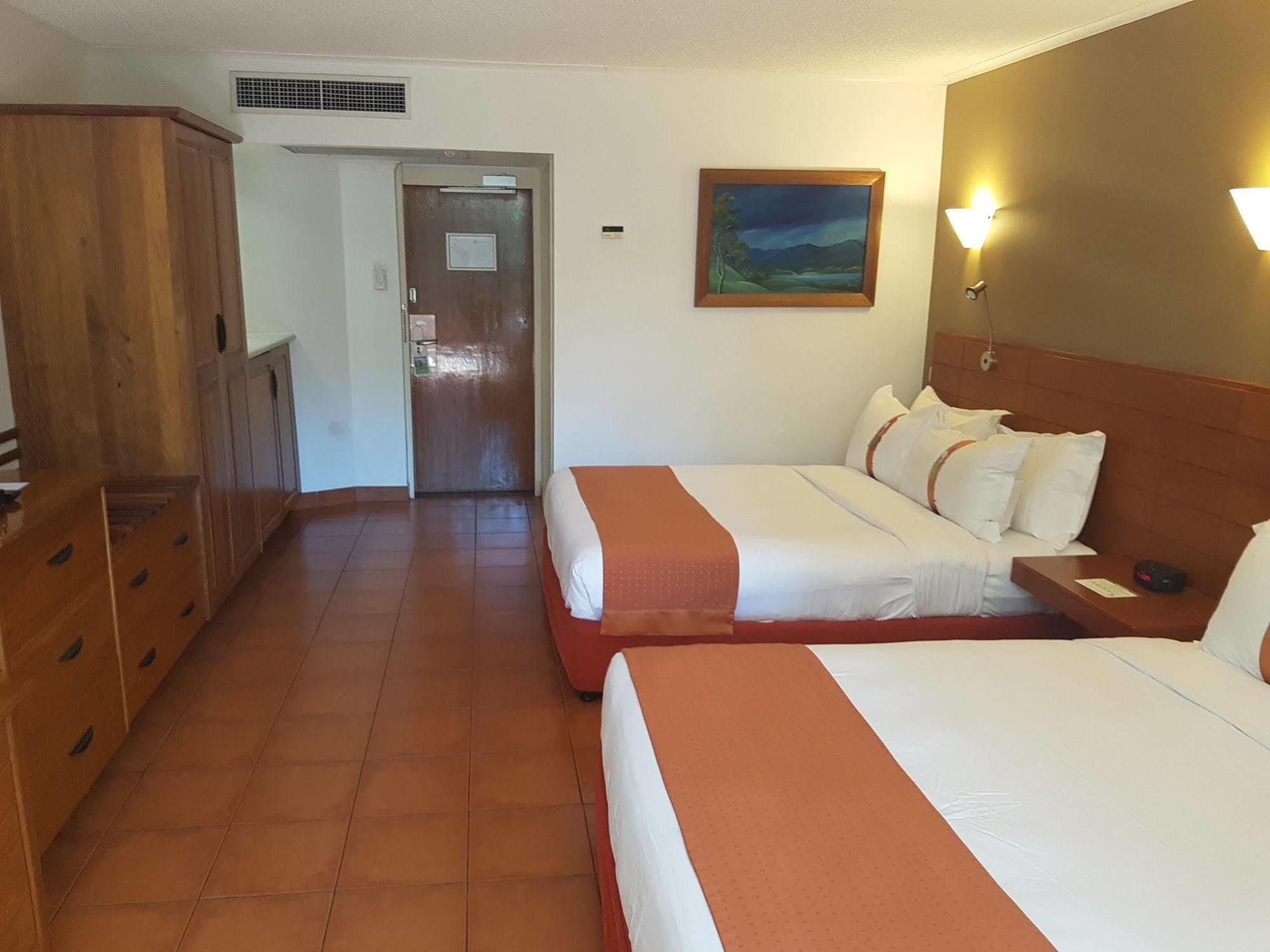 Holiday Inn & Suites Port Moresby By Ihg Extérieur photo